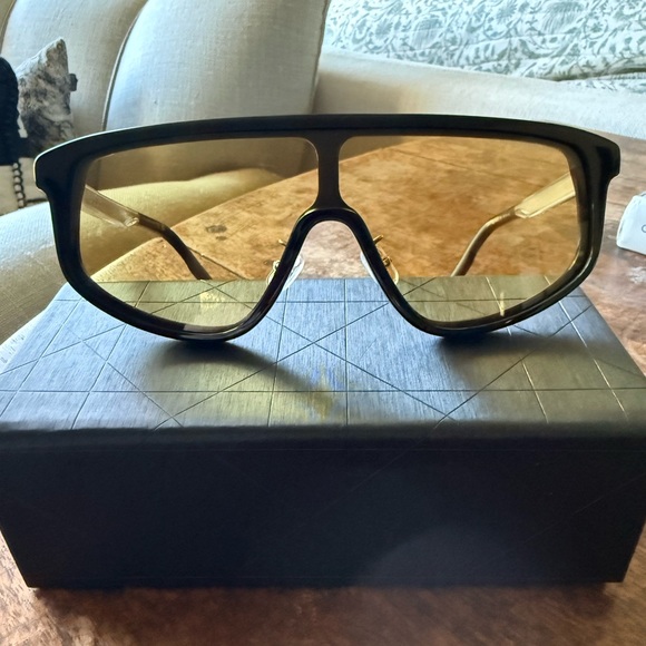 DIOR Tag M1U sunglasses Yellow lensesLike new
